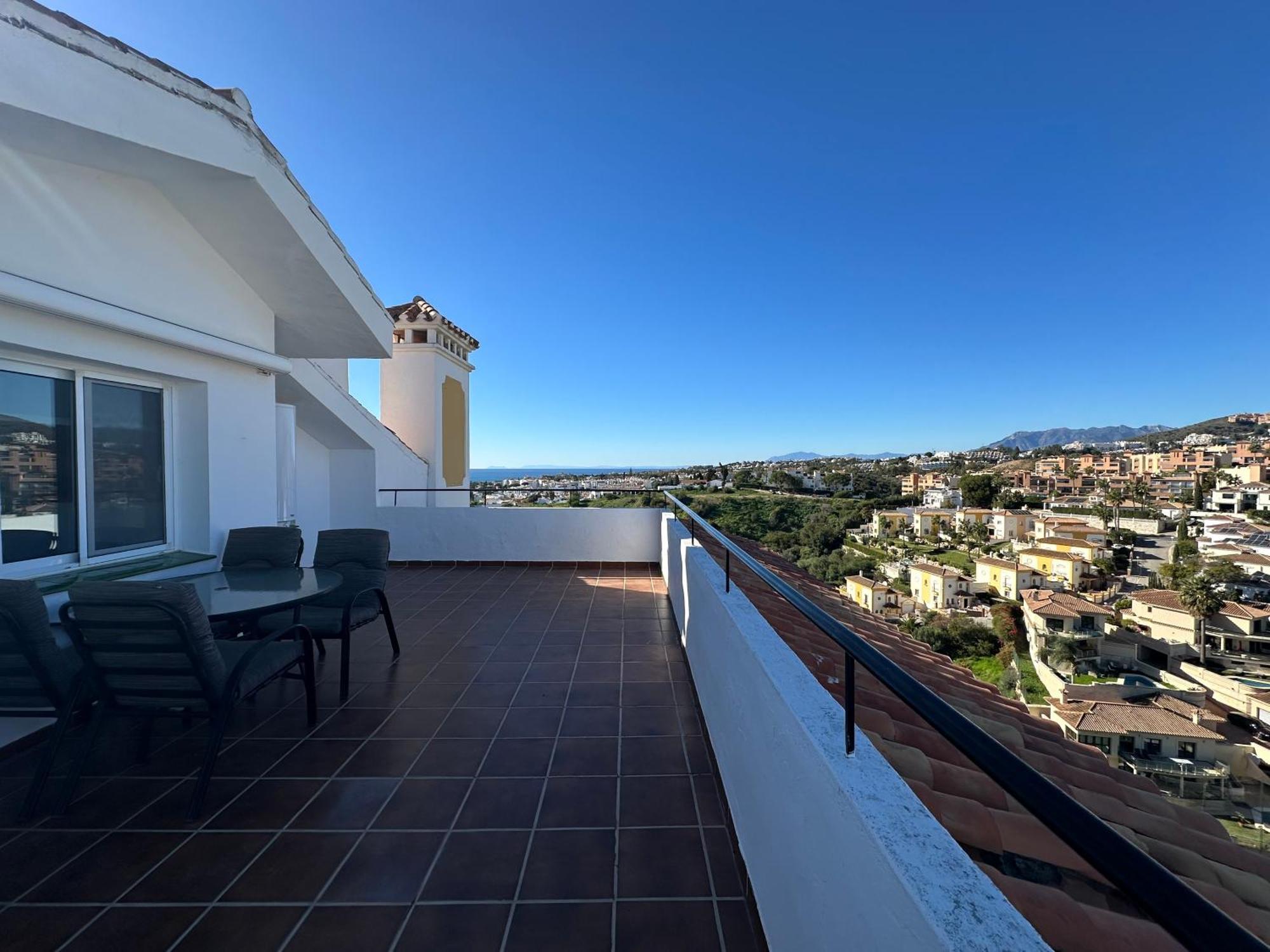 شقة Luminoso Atico Duplex Con Vistas Al Mar مالقة المظهر الخارجي الصورة